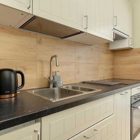 Tysiaclecia Studio Apartament Z Balkonem I Darmowym Parkingiem By Noclegi Renters Katowice Eksteriør billede