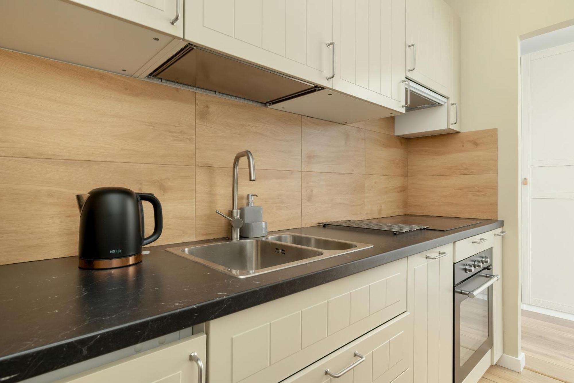 Tysiaclecia Studio Apartament Z Balkonem I Darmowym Parkingiem By Noclegi Renters Katowice Eksteriør billede