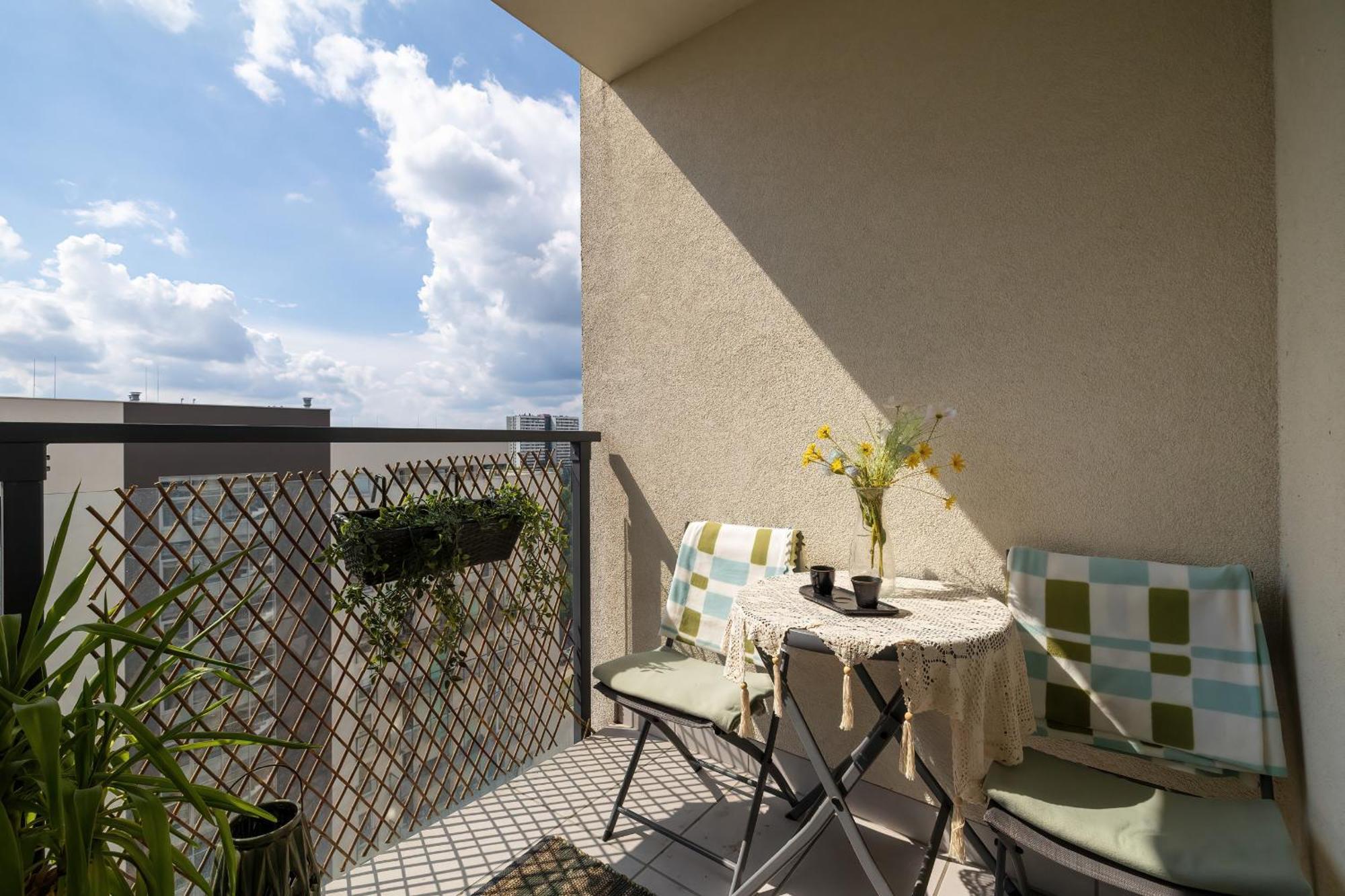 Tysiaclecia Studio Apartament Z Balkonem I Darmowym Parkingiem By Noclegi Renters Katowice Eksteriør billede